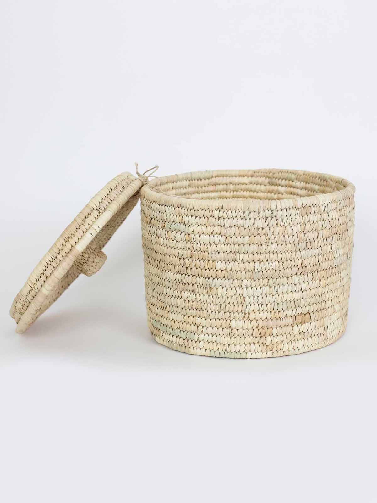 Afroart basket with lid in palmette