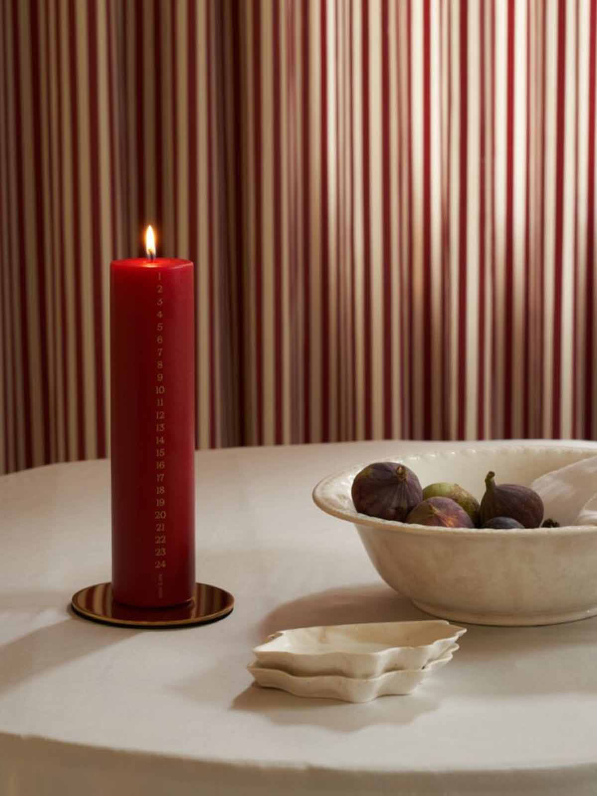 ester & erik calendar light
