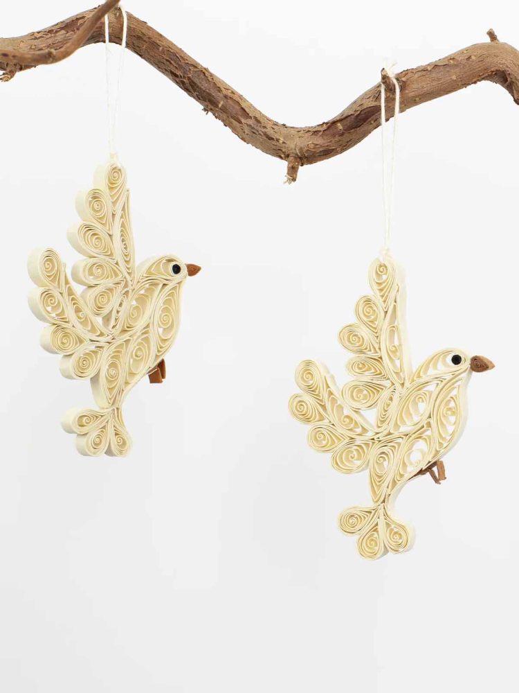 Paper hanging - White pigeons (2 pieces)