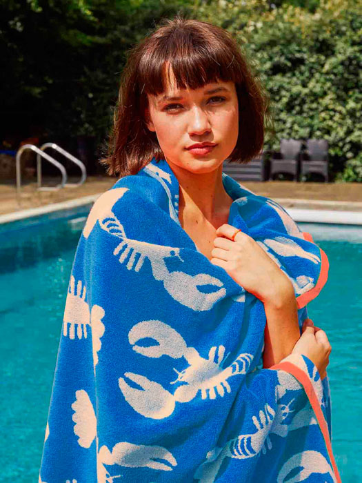 anorak towel blue with lobster