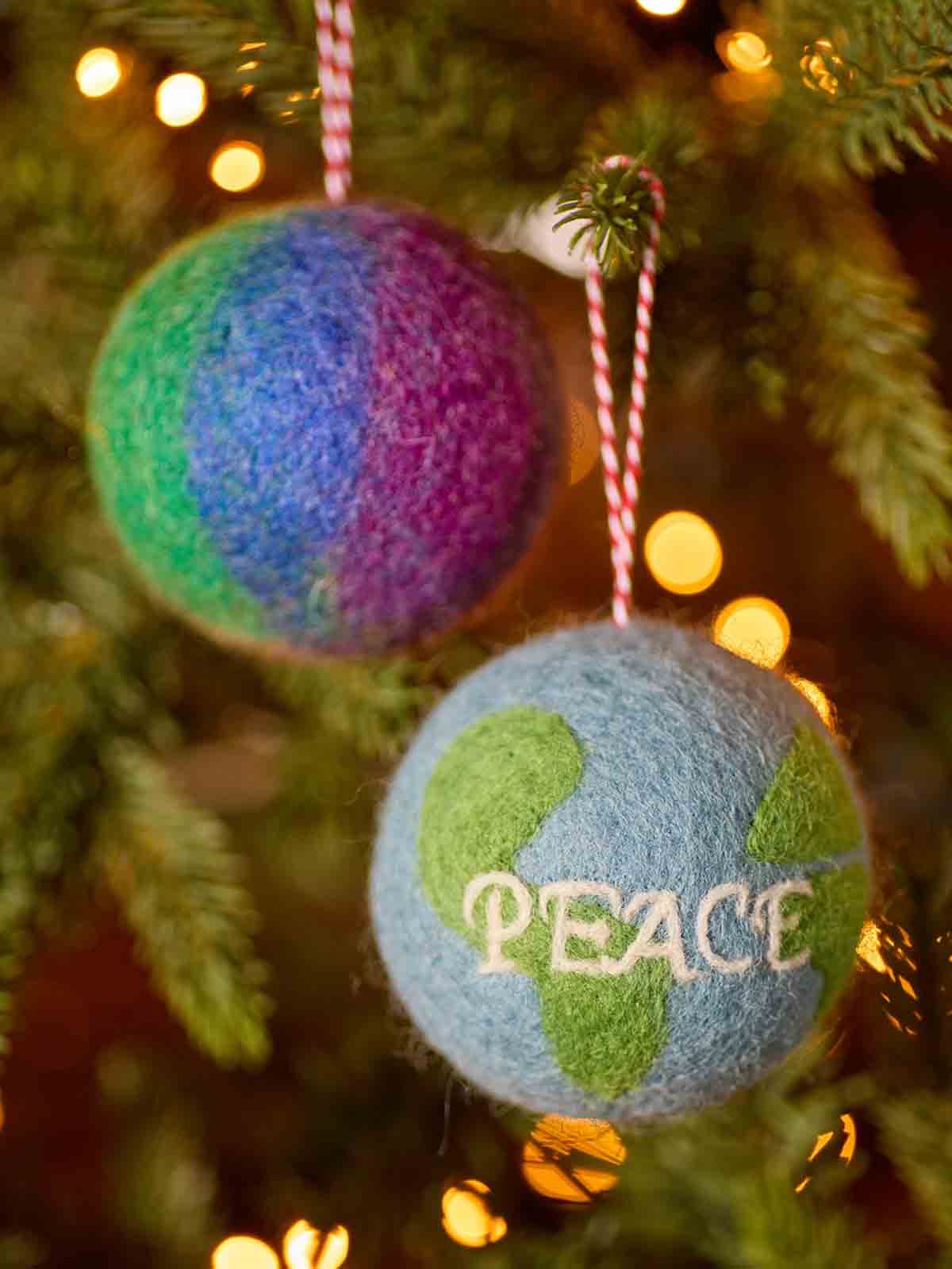 felted ornaments - pure bow and peace globe (4)