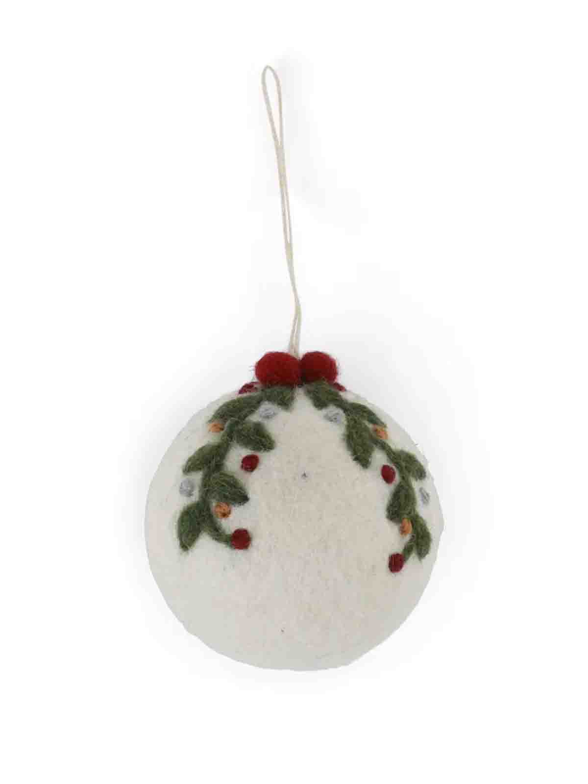 Gry & Sif - White felt ball & quot;Guirlande& quot;