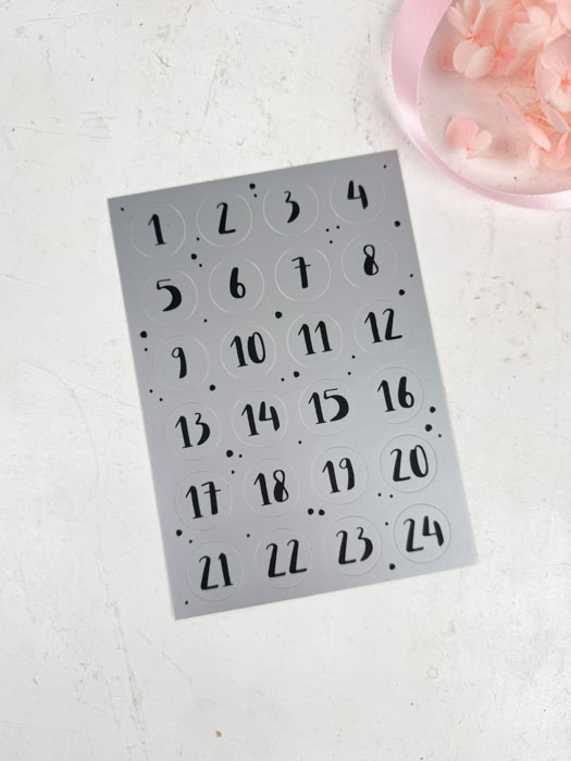 Number to pack calendar - Silver