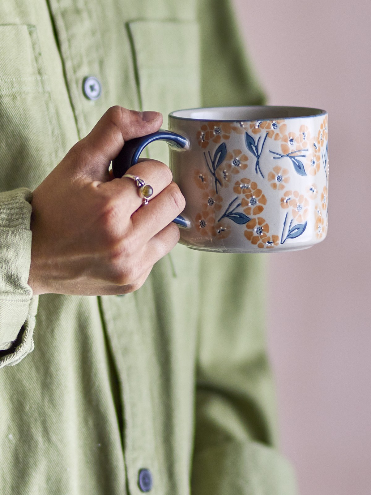 Mug with handle 