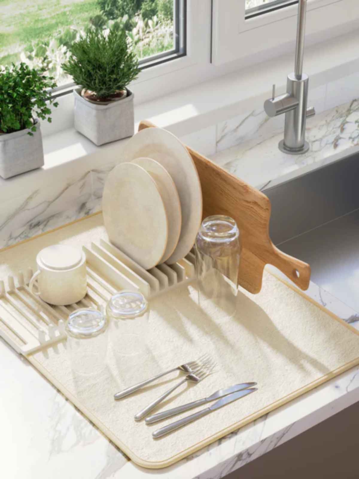 umbra udry drying rack with matt in black (2)