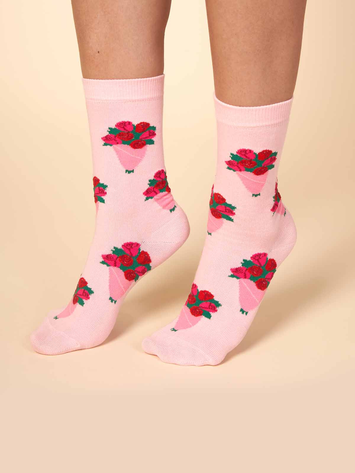cou cou suzette socks in cotton pink with red roses