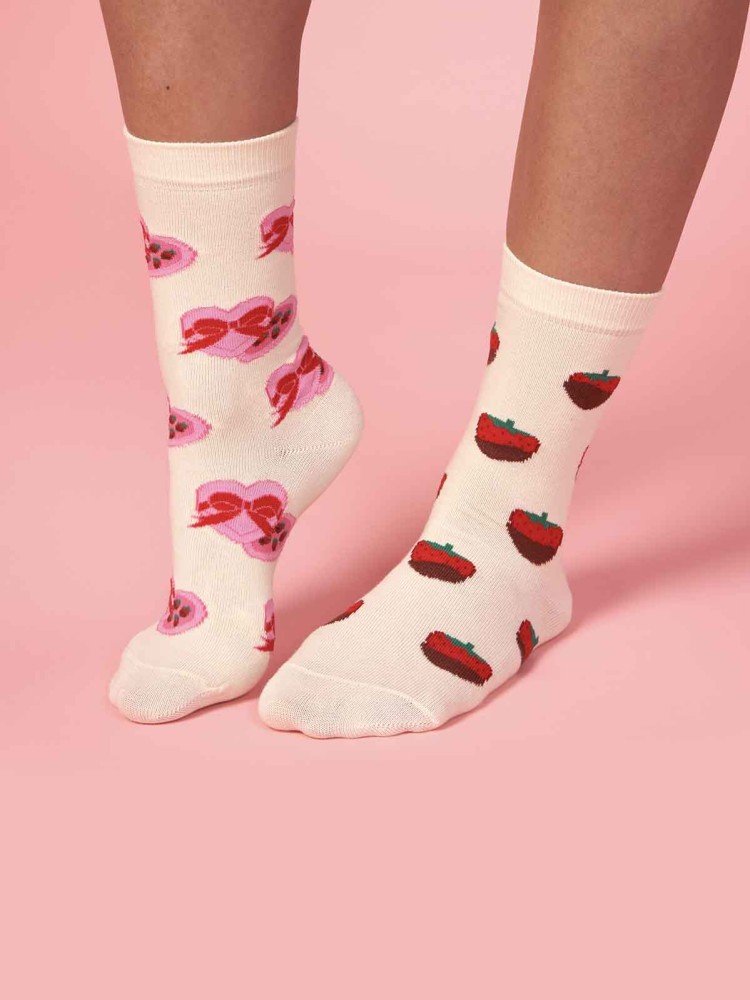cou cou suzette socks in cotton off-white strawberries and chocolate