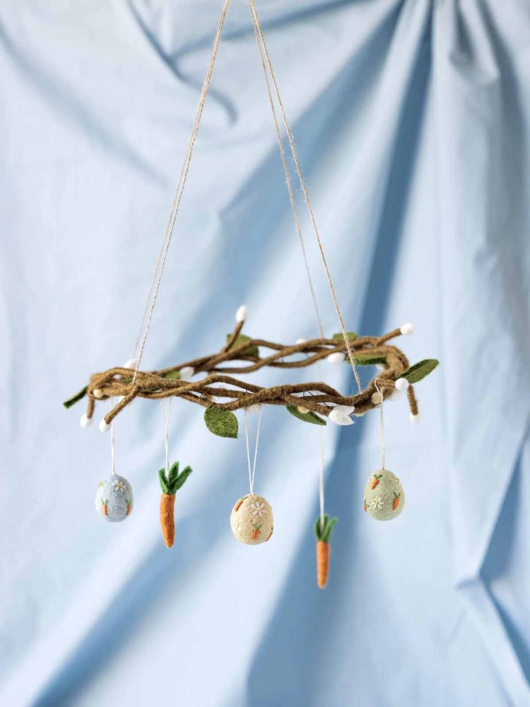 rye oflower wreath sif wool ornaments for Easter -