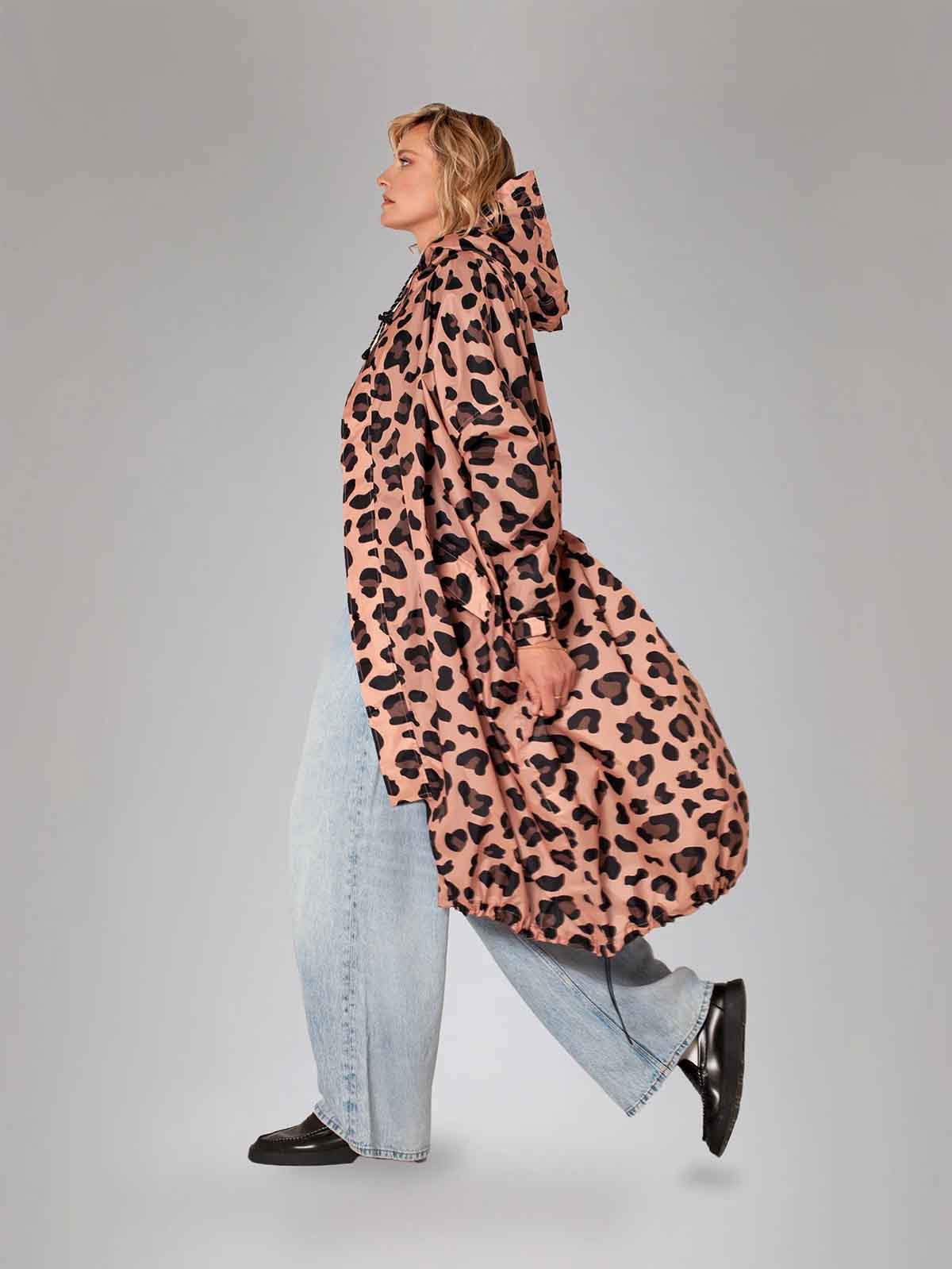Rainkiss long raincoat made of recycled plastic from the sea and 100% waterproof
