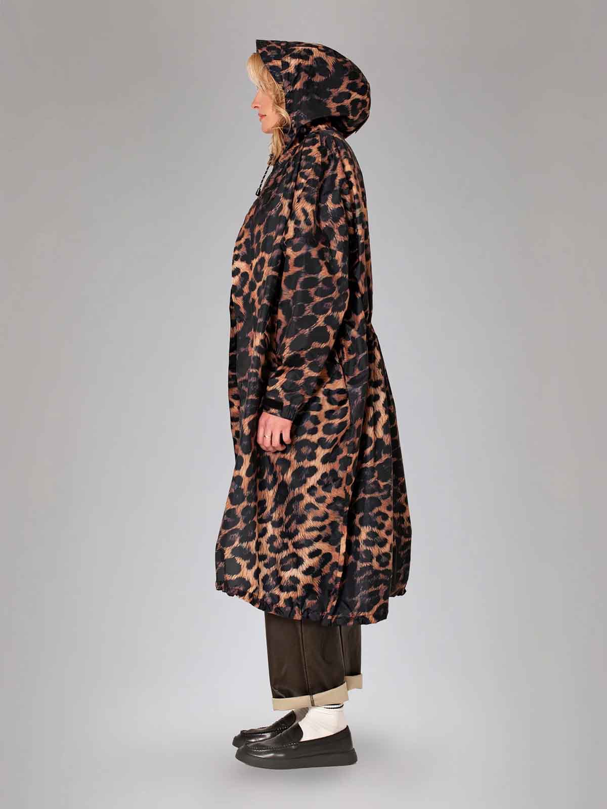 Rainkiss long raincoat made of recycled plastic from the sea and 100% waterproof