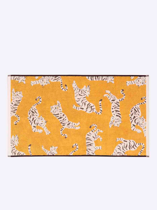 anonak bath mat or towels with tigers