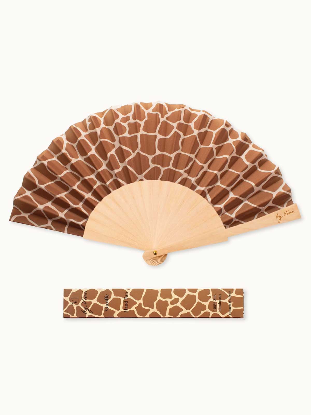 Fan in wood and vegan silk – "Giraf"