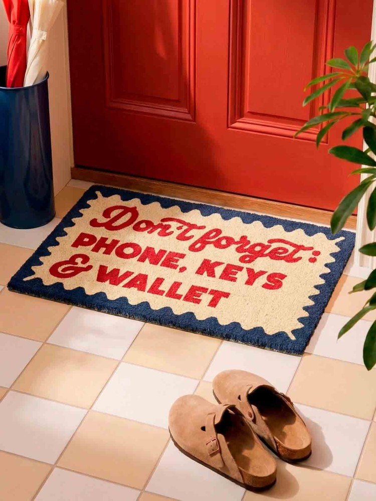 Doormat 40 x 70 cm - Don't forget your phone, keys and wallet