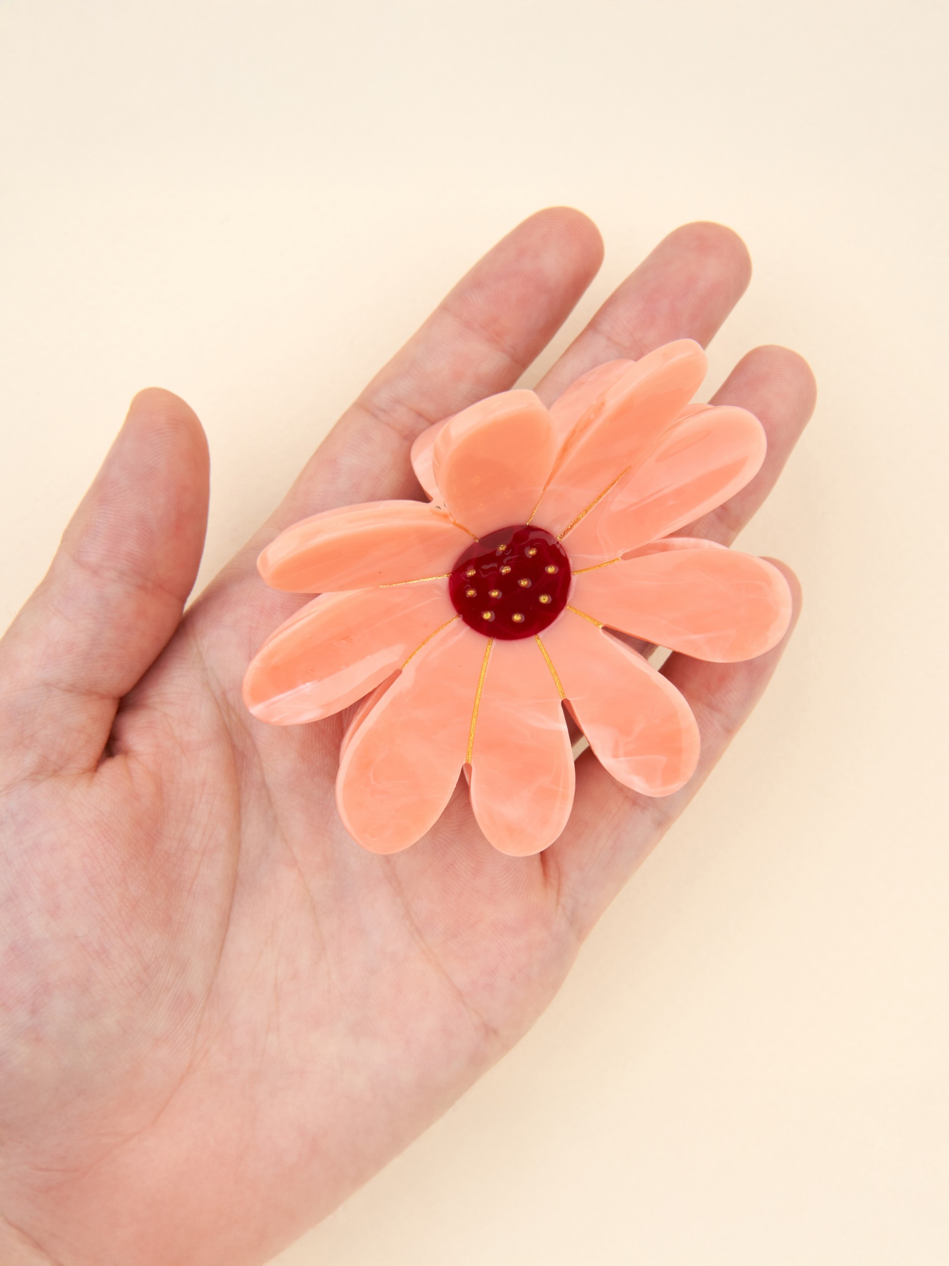 Hair clip – Pink flower – Raspberry middle – Picture 3