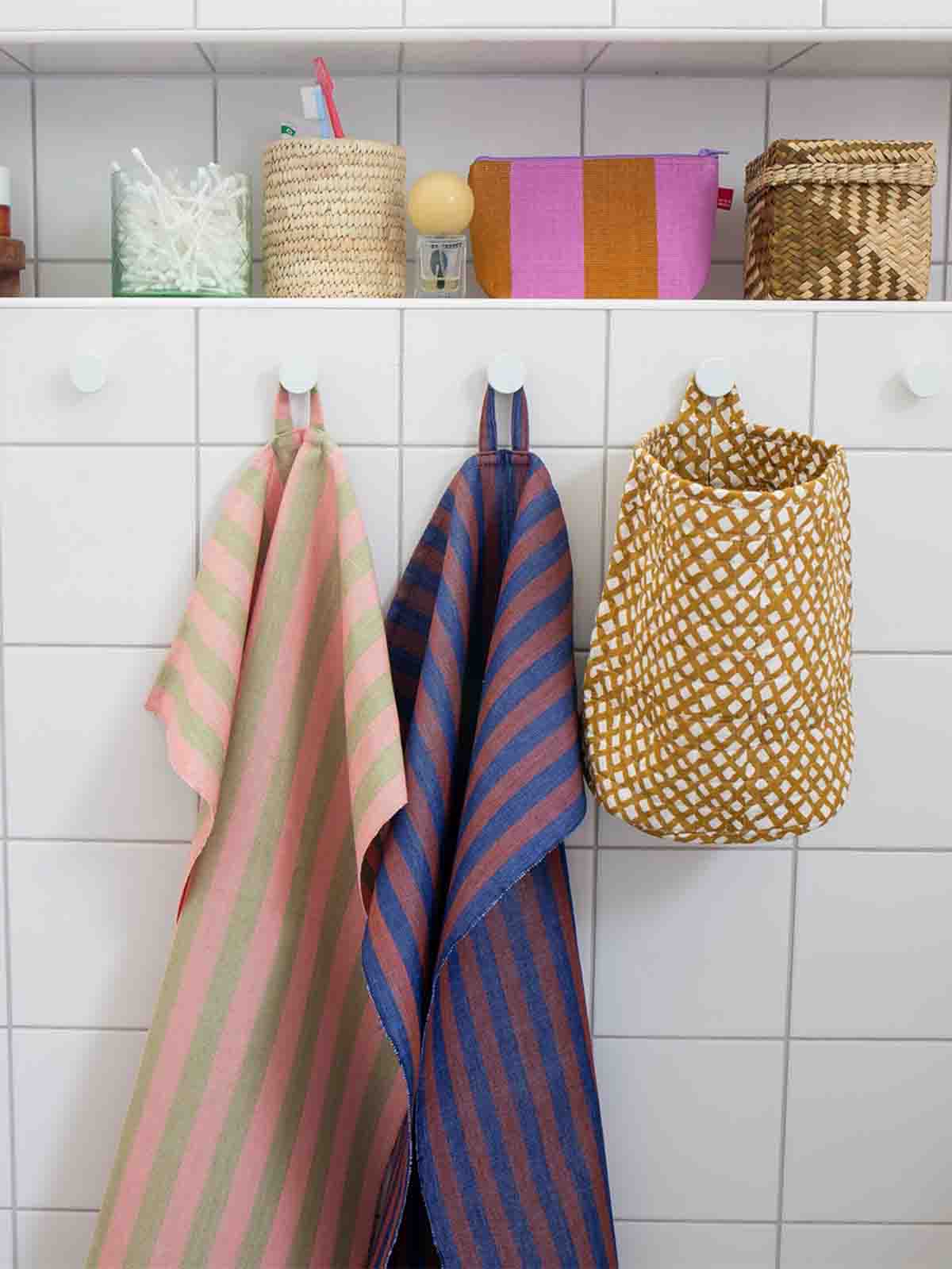 Alternative view of Tea towel with stripes - 
