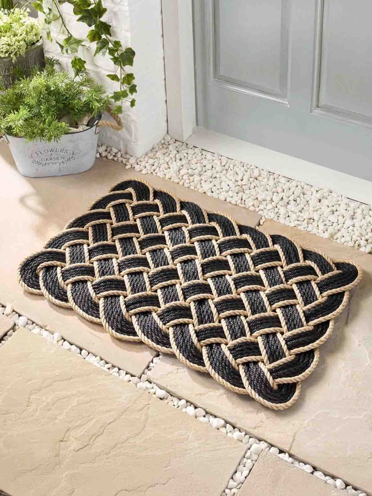 Outdoor doormat 