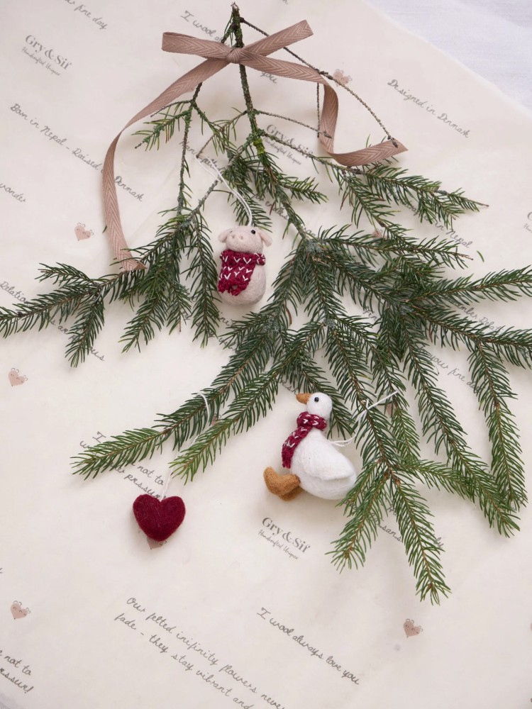 Gry & Sif - Brown pepper cake heart with glaze - Picture 3