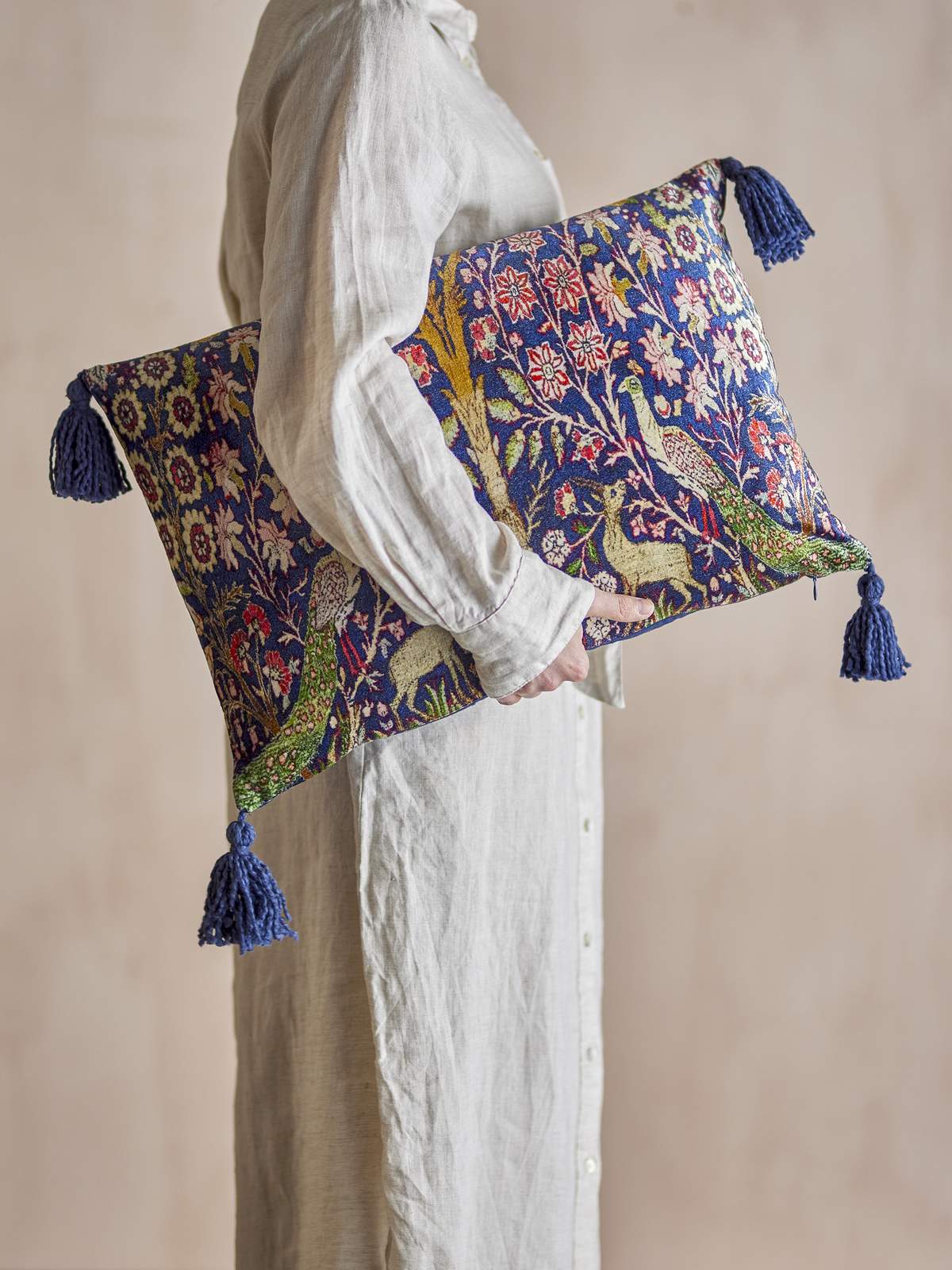 Alternative view of Pillow 