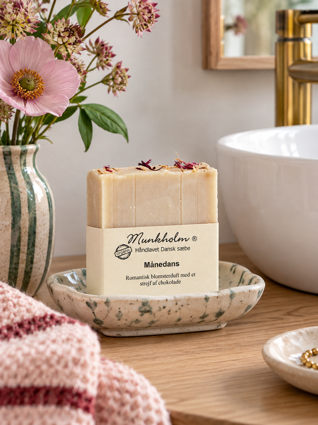 Alternative view of Soap bar - Moondans (flowers and chocolate)