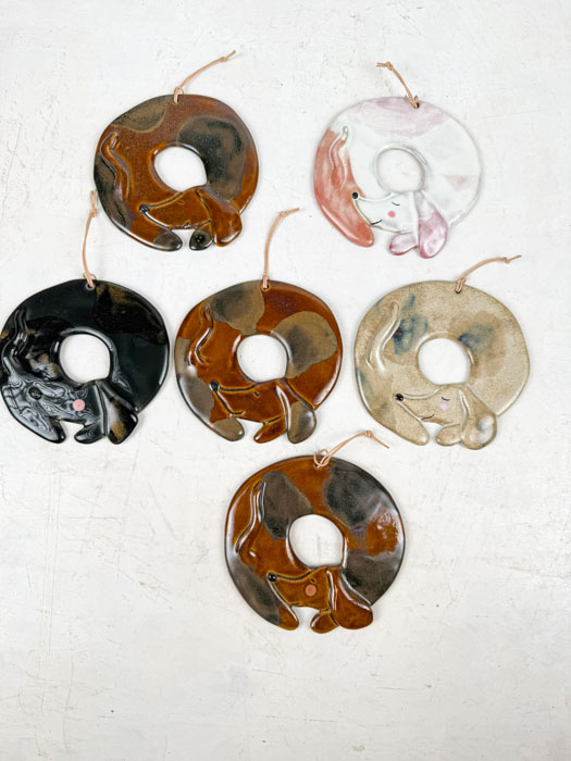 Ceramic wall hangings - "Gravhund"